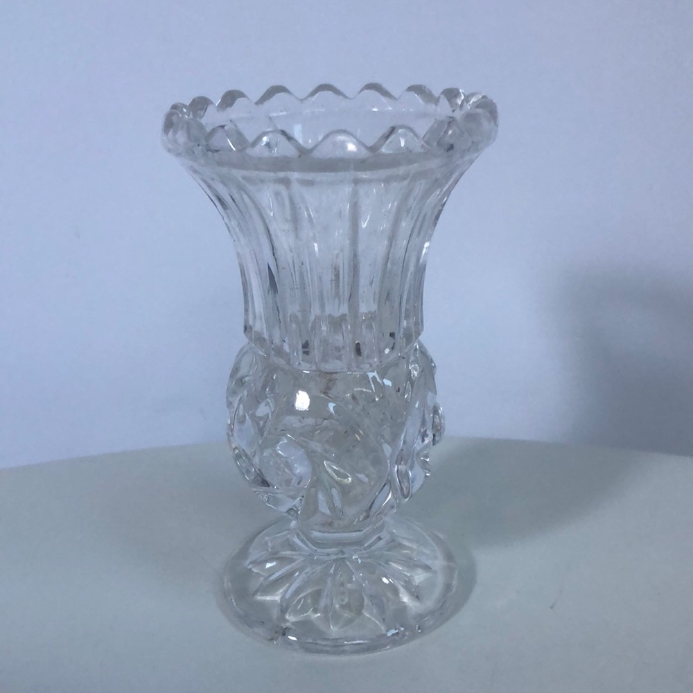 Sweet 4” crystal bud vase